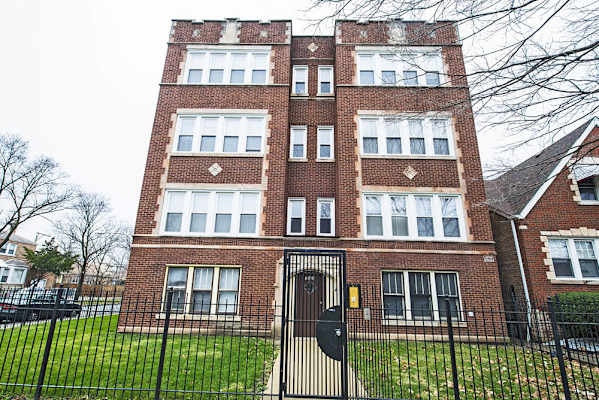 1738 W 77th St property
